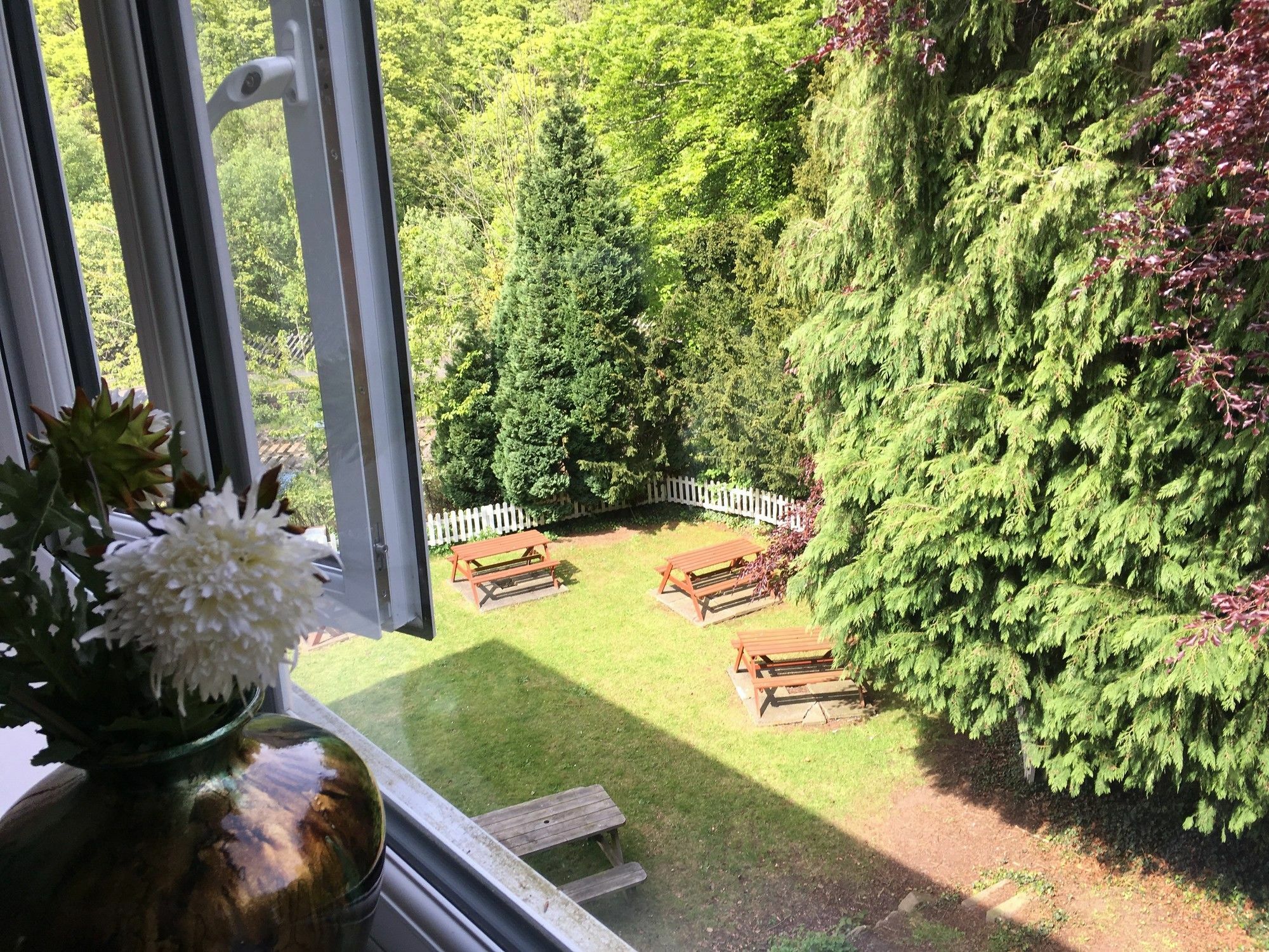 Salmon Leap Hotel 3*